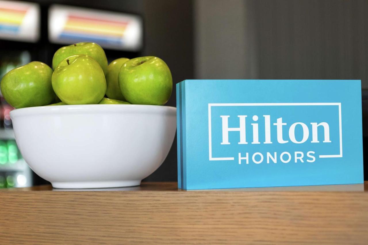 Home2 Suites By Hilton Minneapolis University Area Buitenkant foto