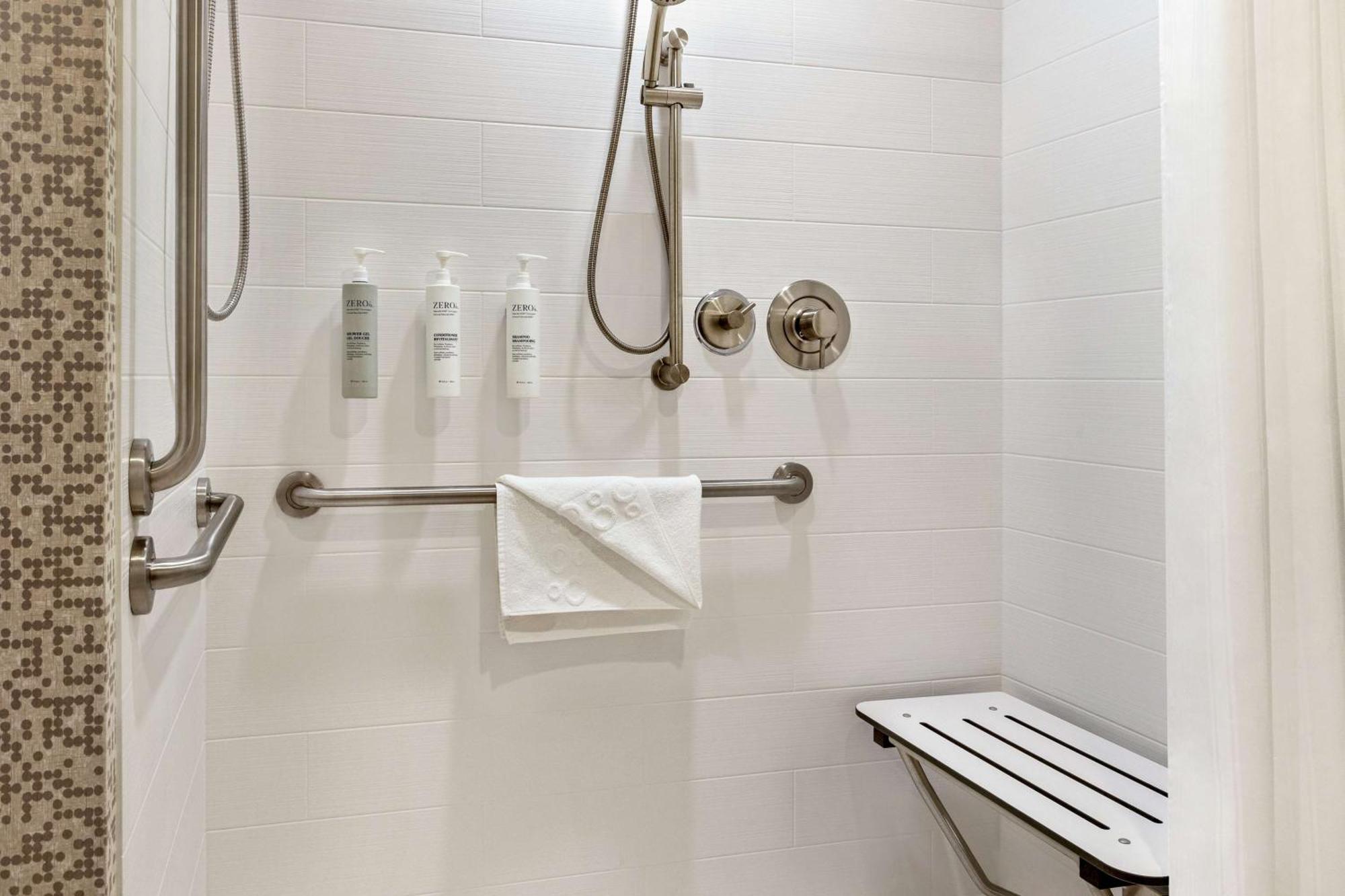 Home2 Suites By Hilton Minneapolis University Area Buitenkant foto
